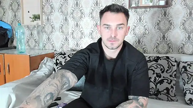 Snapshot of Jonmusclemaster chatting on February 3, 2025, 11:42 am Jonmusclemaster online show from February 3, 2025, 11:42 am