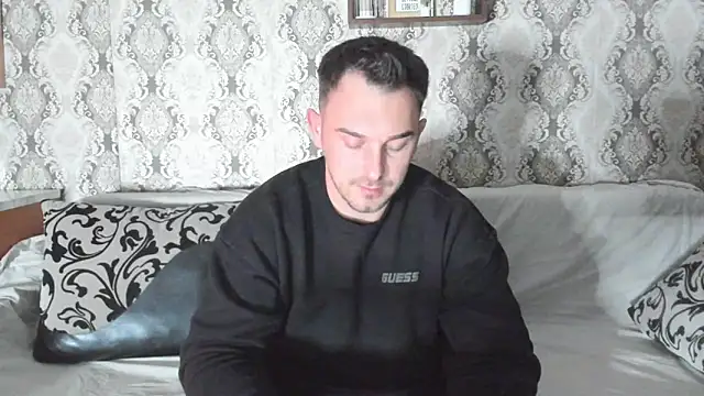 Snapshot of Jonmusclemaster chatting on February 12, 2025, 8:18 pm Jonmusclemaster online show from February 12, 2025, 8:18 pm