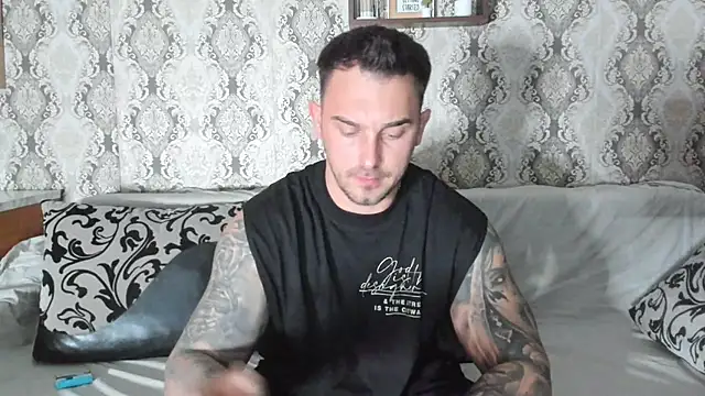 Snapshot of Jonmusclemaster chatting on February 14, 2025, 8:37 pm Jonmusclemaster online show from February 14, 2025, 8:37 pm