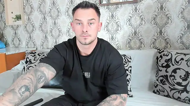 Snapshot of Jonmusclemaster chatting on February 20, 2025, 12:36 pm Jonmusclemaster online show from February 20, 2025, 12:36 pm