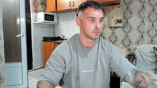 Snapshot of Jonmusclemaster chatting on September 12, 2025, 8:20 pm Jonmusclemaster online show from September 12, 2025, 8:20 pm