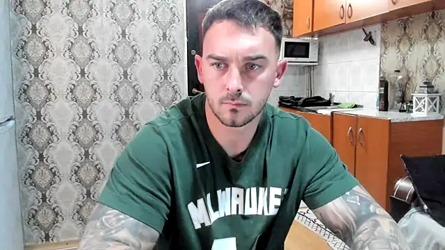 Snapshot of Jonmusclemaster chatting on November 4, 2025, 9:36 pm Jonmusclemaster online show from November 4, 2025, 9:36 pm