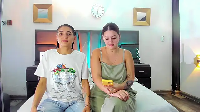 AndreaAndKarina online show from December 2, 2024, 12:29 pm