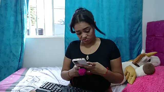 Snapshot of kiara_milf_ chatting on January 10, 2025, 9:42 pm kiara milf online show from January 10, 2025, 9:42 pm