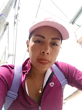  andrea30 online show from February 25, 2025, 3:27 pm