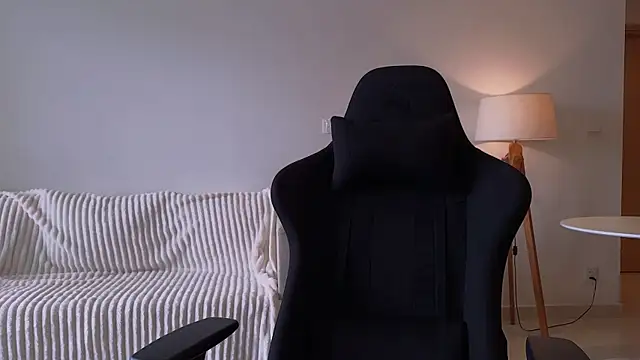 VanessaBayer2 online show from December 13, 2024, 4:54 am