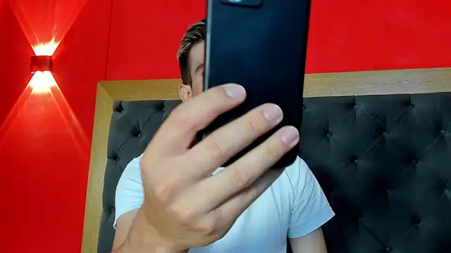 MikaelSlow online show from February 6, 2026, 12:26 am