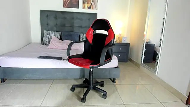 Snapshot of MarilynDavies chatting on February 10, 2025, 2:30 am MarilynDavies online show from February 10, 2025, 2:30 am