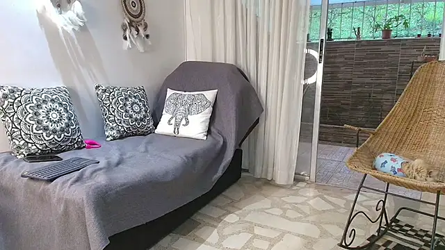 Snapshot of MarilynDavies chatting on February 19, 2025, 9:36 pm MarilynDavies online show from February 19, 2025, 9:36 pm