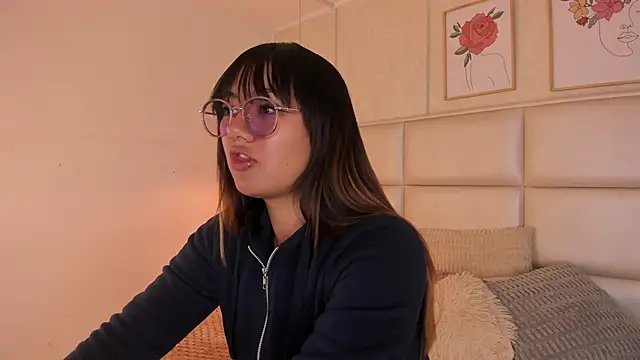 Aily Yozuko online show from April 23, 2026, 2:35 am