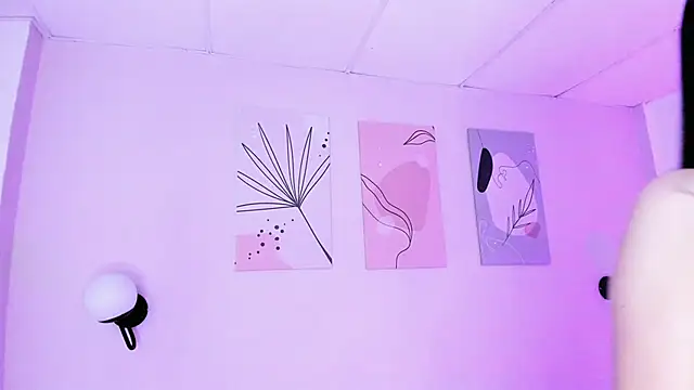 GENNESIS LOVE online show from December 5, 2024, 9:06 am