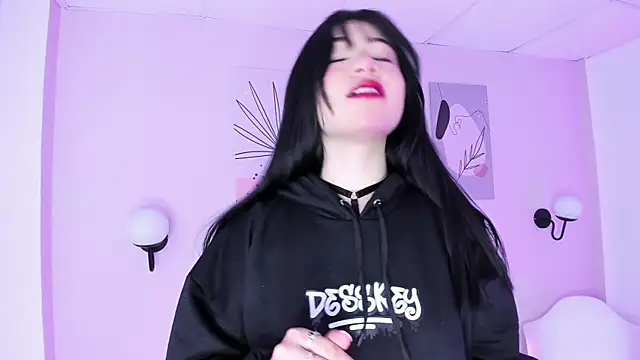 GENNESIS LOVE online show from January 9, 2025, 8:24 am