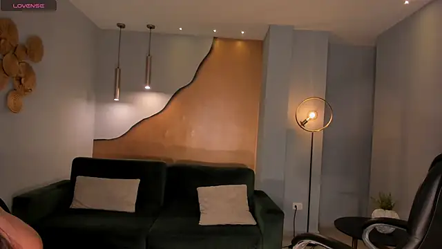 Snapshot of DonnaStonne chatting on December 22, 2024, 11:31 pm DonnaStonne online show from December 22, 2024, 11:31 pm