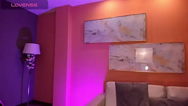 Snapshot of DonnaStonne chatting on January 20, 2025, 7:25 pm DonnaStonne online show from January 20, 2025, 7:25 pm