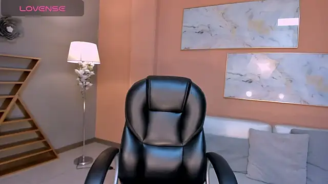 Snapshot of DonnaStonne chatting on January 24, 2025, 7:07 pm DonnaStonne online show from January 24, 2025, 7:07 pm