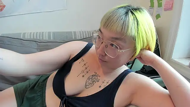 luxgray online show from April 17, 2026, 6:55 pm