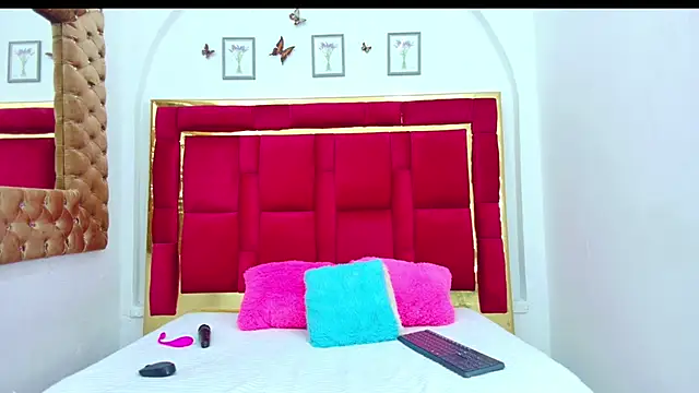 Snapshot of CoralHarrinson chatting on February 17, 2025, 8:26 pm CoralHarrinson online show from February 17, 2025, 8:26 pm