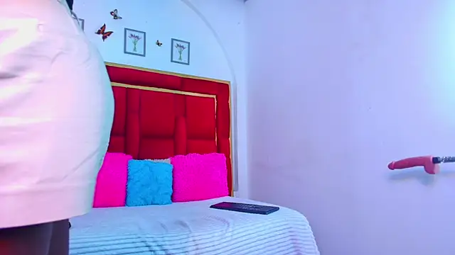 Snapshot of CoralHarrinson chatting on September 16, 2025, 8:10 pm CoralHarrinson online show from September 16, 2025, 8:10 pm