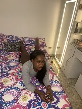 Snapshot of CoralHarrinson chatting on October 12, 2025, 1:48 am CoralHarrinson online show from October 12, 2025, 1:48 am