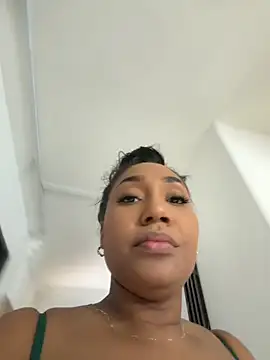 NaiomyLanes online show from March 5, 2026, 12:01 pm