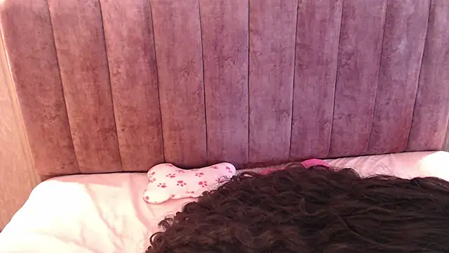 AgathaLynx online show from February 23, 2025, 2:35 pm