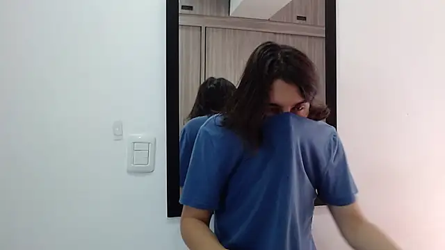 Snapshot of alex_connorr chatting on February 12, 2025, 3:27 pm alex connorr online show from February 12, 2025, 3:27 pm