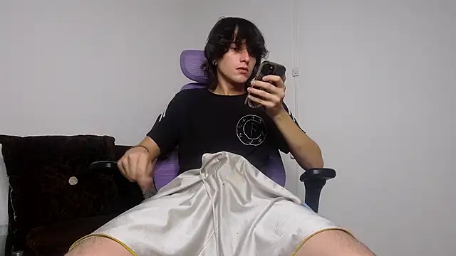 Snapshot of alex_connorr chatting on March 23, 2026, 11:42 pm alex connorr online show from March 23, 2026, 11:42 pm