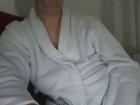 Snapshot of fikoivos chatting on May 23, 2026, 8:24 pm fikoivos online show from May 23, 2026, 8:24 pm