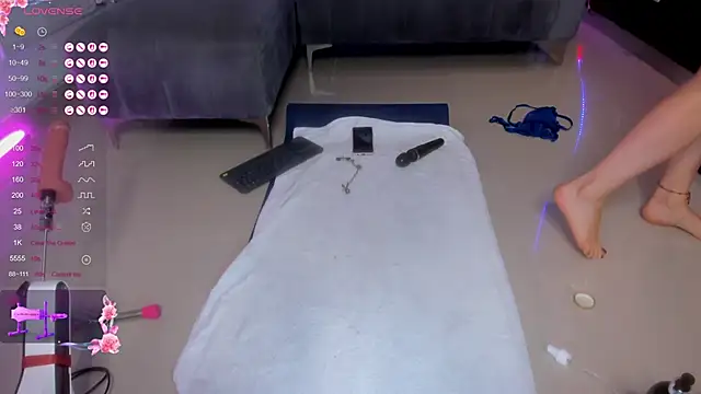 Anna parkker  online show from March 1, 2025, 2:23 pm