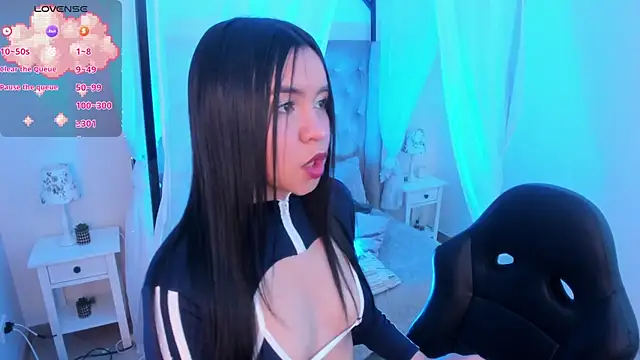 Hanna  Becker  online show from September 13, 2025, 3:39 am