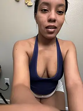 Snapshot of juicyyy323 chatting on December 28, 2024, 6:06 am juicyyy323 online show from December 28, 2024, 6:06 am