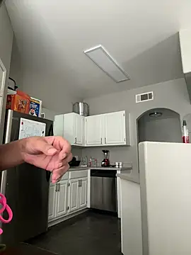 Snapshot of juicyyy323 chatting on January 10, 2025, 11:29 pm juicyyy323 online show from January 10, 2025, 11:29 pm