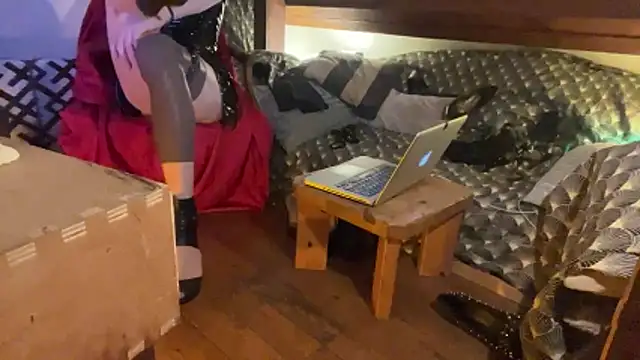 alexheels boots online show from October 30, 2025, 4:58 am