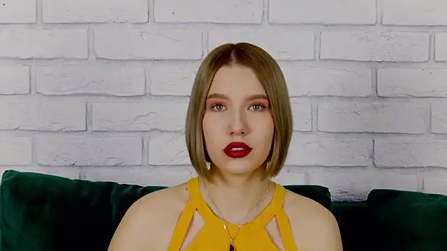 LiliLinn online show from January 25, 2025, 5:07 am