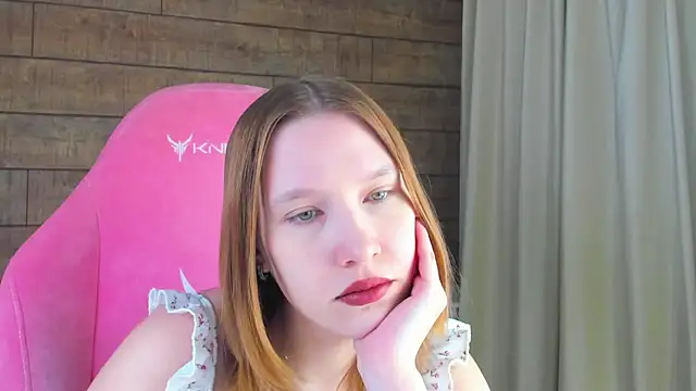 LiliLinn online show from June 2, 2026, 4:36 am
