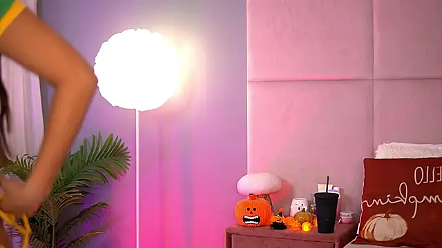 AlmaLuv online show from November 5, 2025, 4:45 am