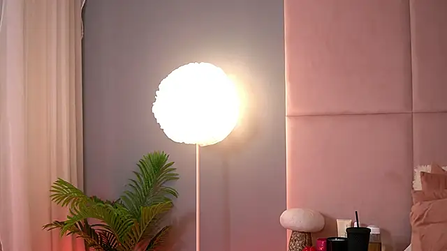 AlmaLuv online show from March 24, 2026, 4:50 am