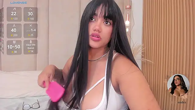 Snapshot of ElaEndez_ chatting on February 16, 2025, 4:21 pm ElaEndez online show from February 16, 2025, 4:21 pm