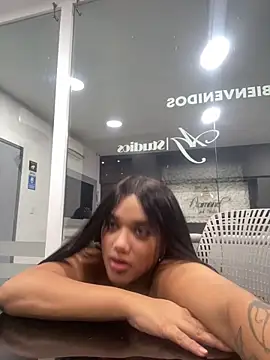 Snapshot of ElaEndez_ chatting on March 8, 2025, 9:08 pm ElaEndez online show from March 8, 2025, 9:08 pm