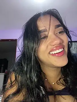 Snapshot of ElaEndez_ chatting on May 7, 2026, 4:18 am ElaEndez online show from May 7, 2026, 4:18 am