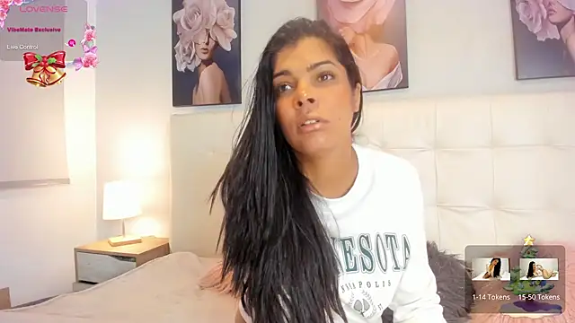 Snapshot of Sweetdreamses_ chatting on December 27, 2024, 3:26 pm Sweetdreamses online show from December 27, 2024, 3:26 pm