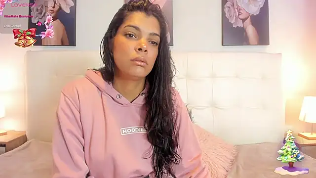 Snapshot of Sweetdreamses_ chatting on December 29, 2024, 12:23 pm Sweetdreamses online show from December 29, 2024, 12:23 pm