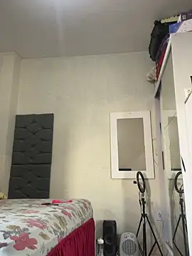 Snapshot of Indiazinhax chatting on February 6, 2026, 8:45 pm Indiazinhax online show from February 6, 2026, 8:45 pm