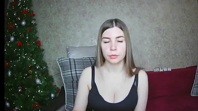 Snapshot of ElllaNuar chatting on January 8, 2025, 2:25 am ElllaNuar online show from January 8, 2025, 2:25 am