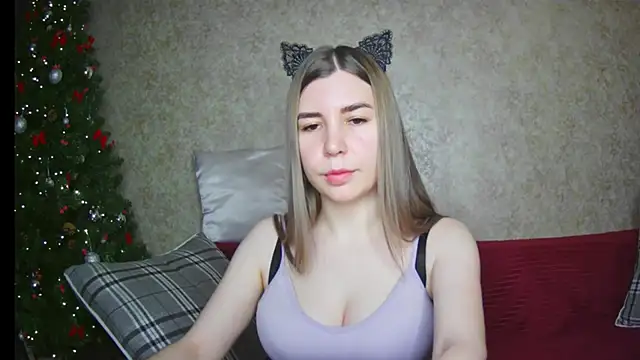 Snapshot of ElllaNuar chatting on January 15, 2025, 4:57 am ElllaNuar online show from January 15, 2025, 4:57 am