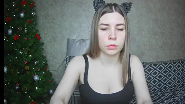 Snapshot of ElllaNuar chatting on January 20, 2025, 1:28 am ElllaNuar online show from January 20, 2025, 1:28 am