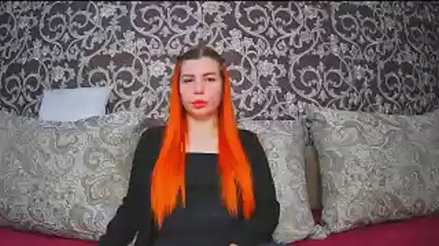 Snapshot of ElllaNuar chatting on November 12, 2025, 3:18 am ElllaNuar online show from November 12, 2025, 3:18 am