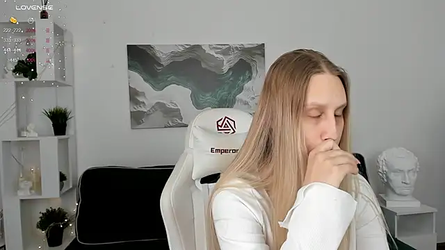 miissblonde online show from March 5, 2025, 2:25 am