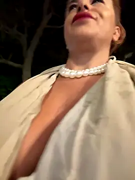 Snapshot of Selvaggia_official83 chatting on September 21, 2025, 7:26 pm Selvaggia official83 online show from September 21, 2025, 7:26 pm