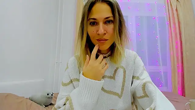 Mona Cruz online show from December 14, 2024, 5:18 am